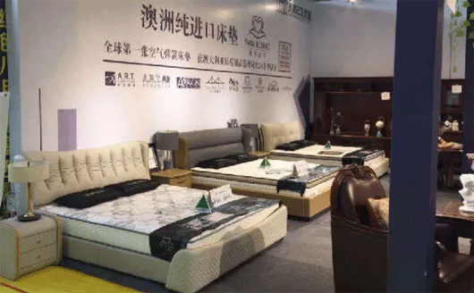 施华白兰床垫亮相重庆家博会 施华白兰床垫亮相重庆家博会